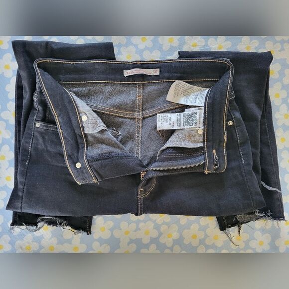 Size 27 LEVI STRAUSS & Co. 721 Black High Rise Skinny Jeans - Picture 3 of 3